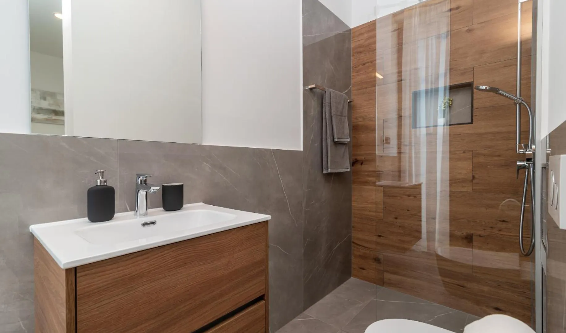 Penthouse Majestic Apartment Trogir